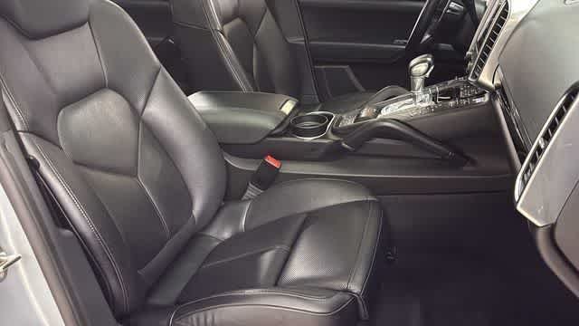 Used 2017  Porsche S E-Hybrid image 31
