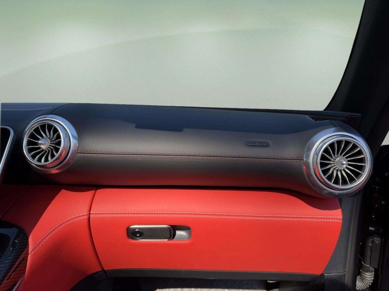 Used 2022  Mercedes-Benz AMG® SL 63 image 32