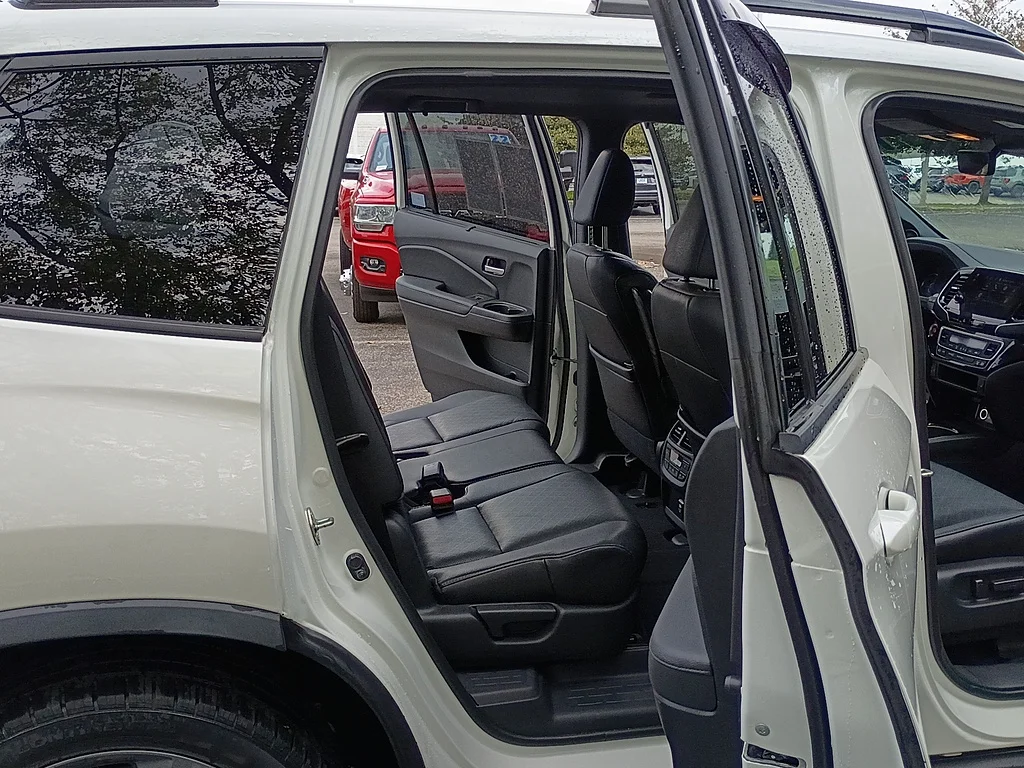 Used 2019 WHITE Honda Touring image 15