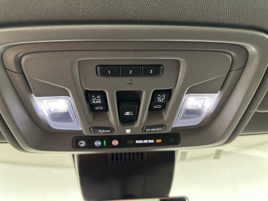 Used 2025 Onyx Black GMC Denali image 39