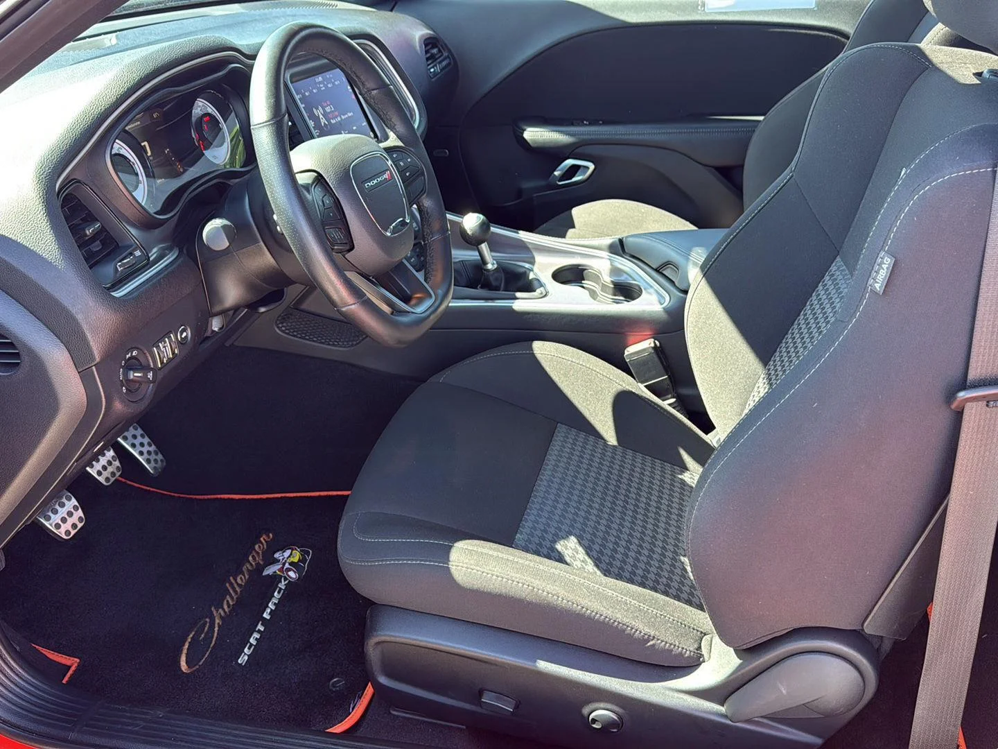 Used 2022 Go Mango Dodge R/T Scat Pack image 10