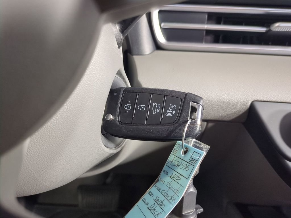 2025 Hyundai Elantra SE - Photo 34