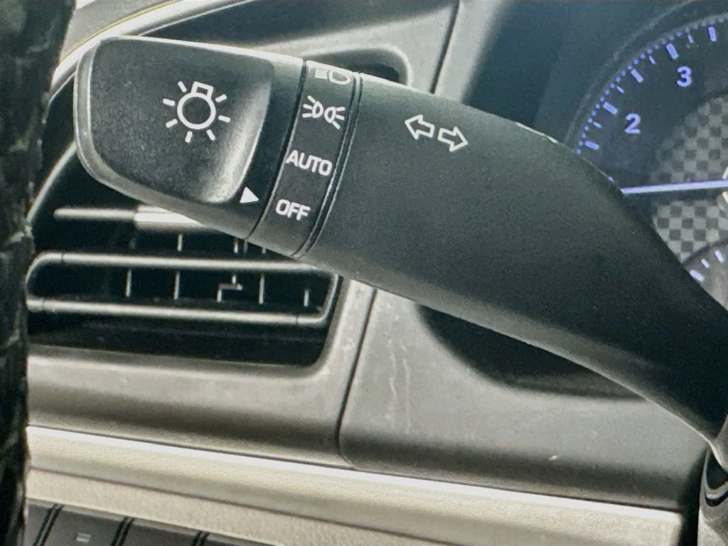 Used 2019 Machine Gray Hyundai Value Edition image 13