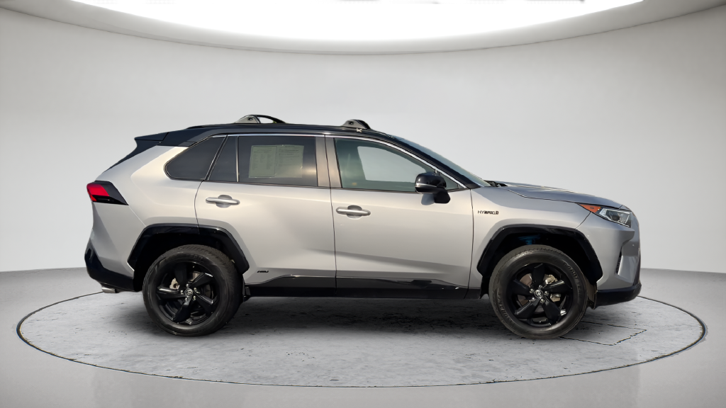Used 2021 Silver Sky Metallic Toyota XSE image 5