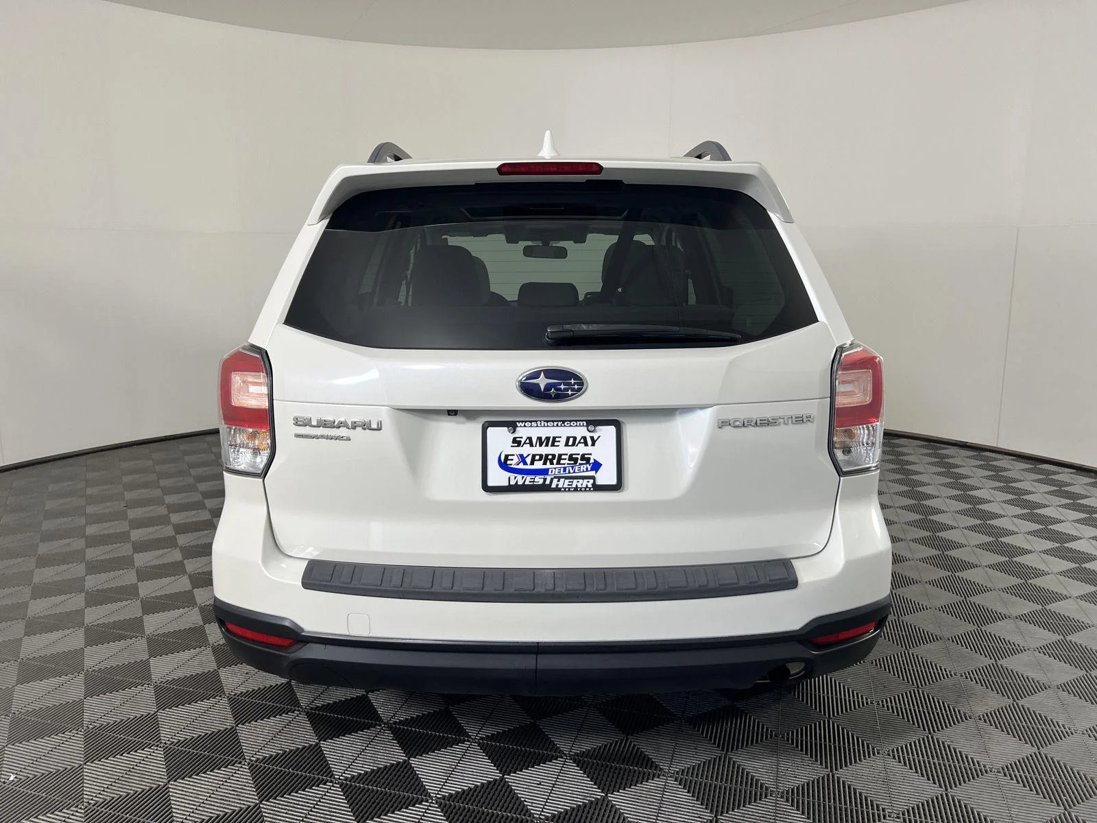 Used 2018 Crystal White Pearl Subaru Premium image 4