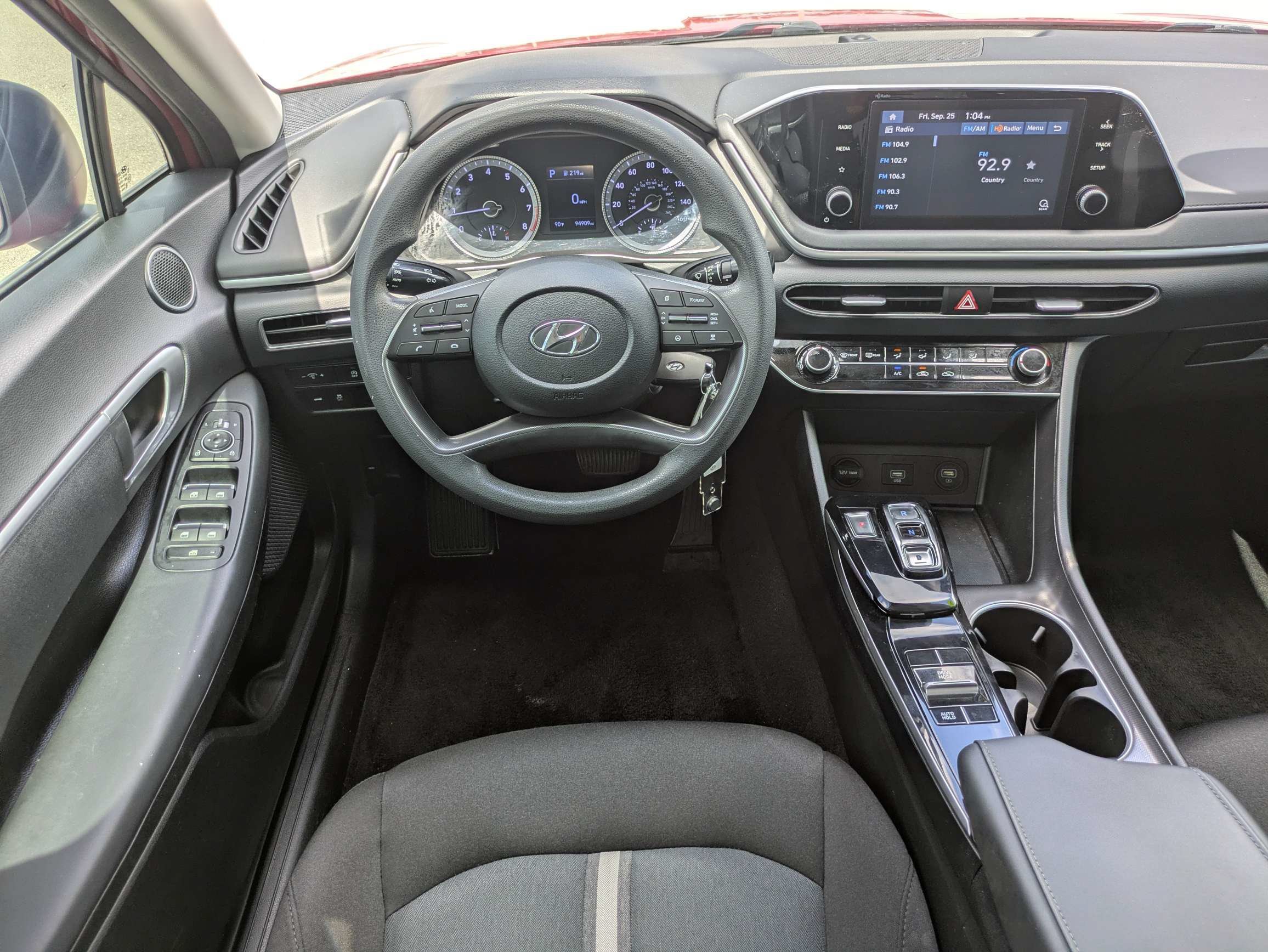 Used 2020 Calypso Red Hyundai SE image 15