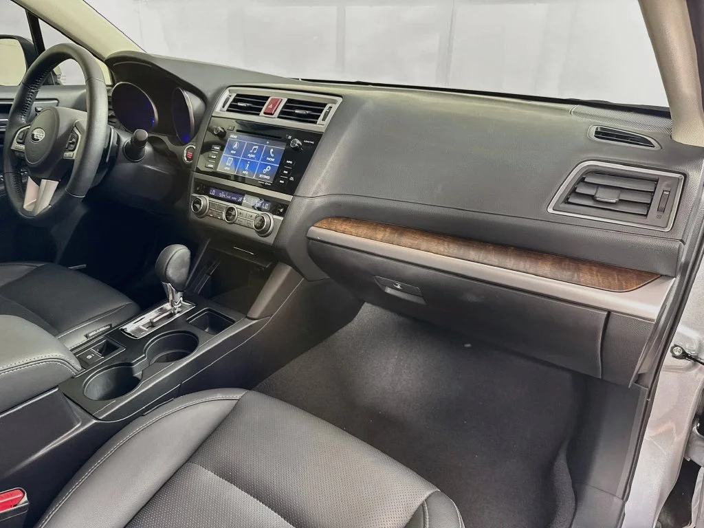 Used 2016 Silver Subaru 2.5i image 37