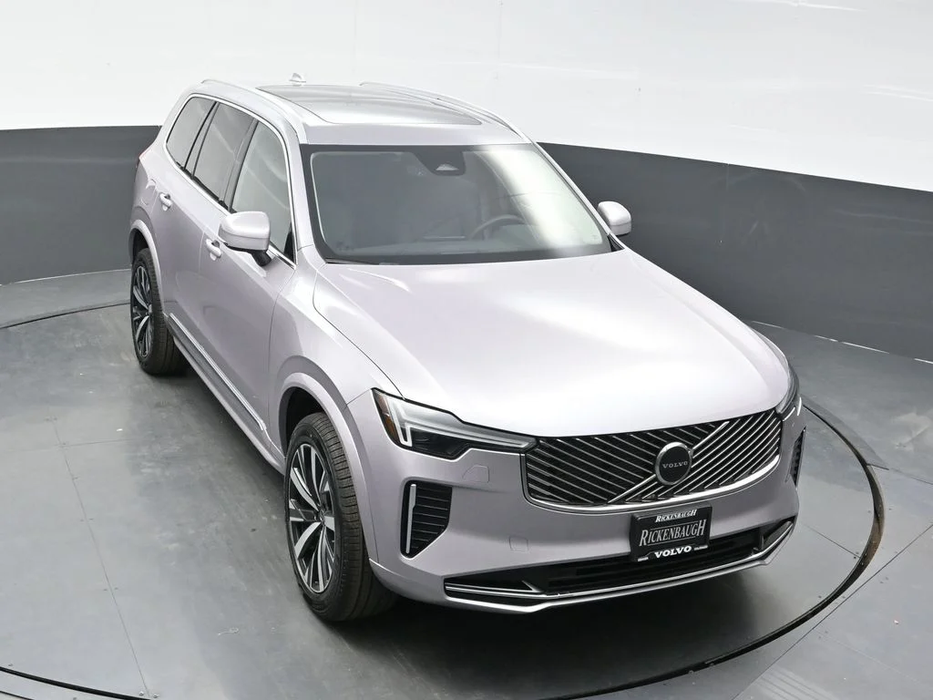 Used 2026 Aurora Silver Volvo Core image 30
