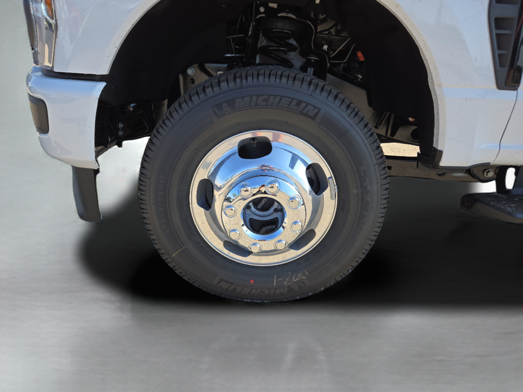 New 2026 Oxford White Ford F-350® XL image 29