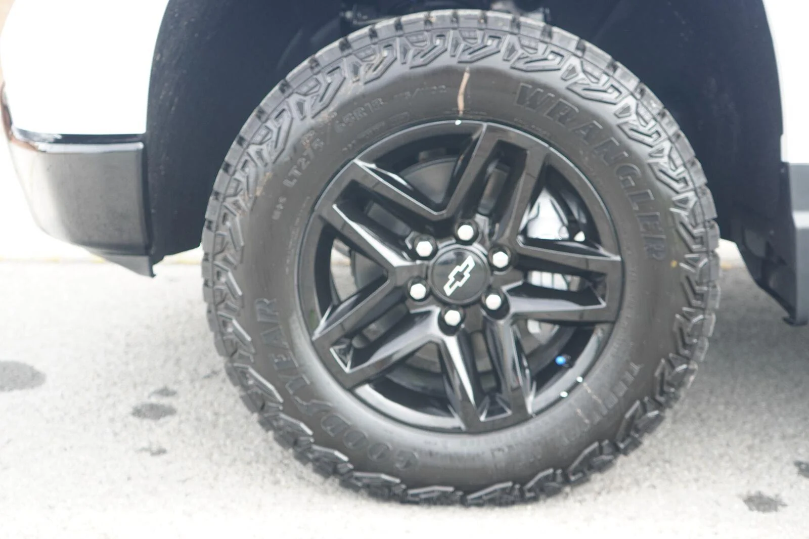 New 2026 Summit White Chevrolet Custom Trail Boss image 10