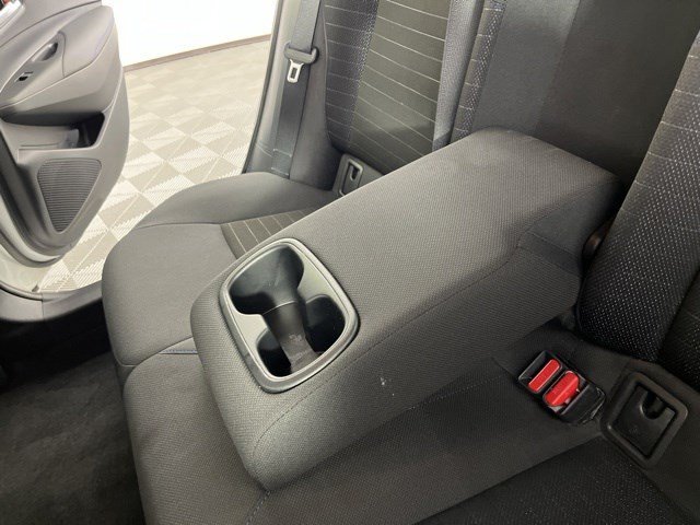Certified Used 2022 Pearl Toyota SE image 34