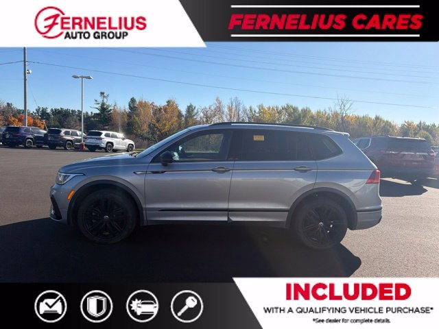 Used 2022 Silver Volkswagen 2.0T SE R-Line Black image 4