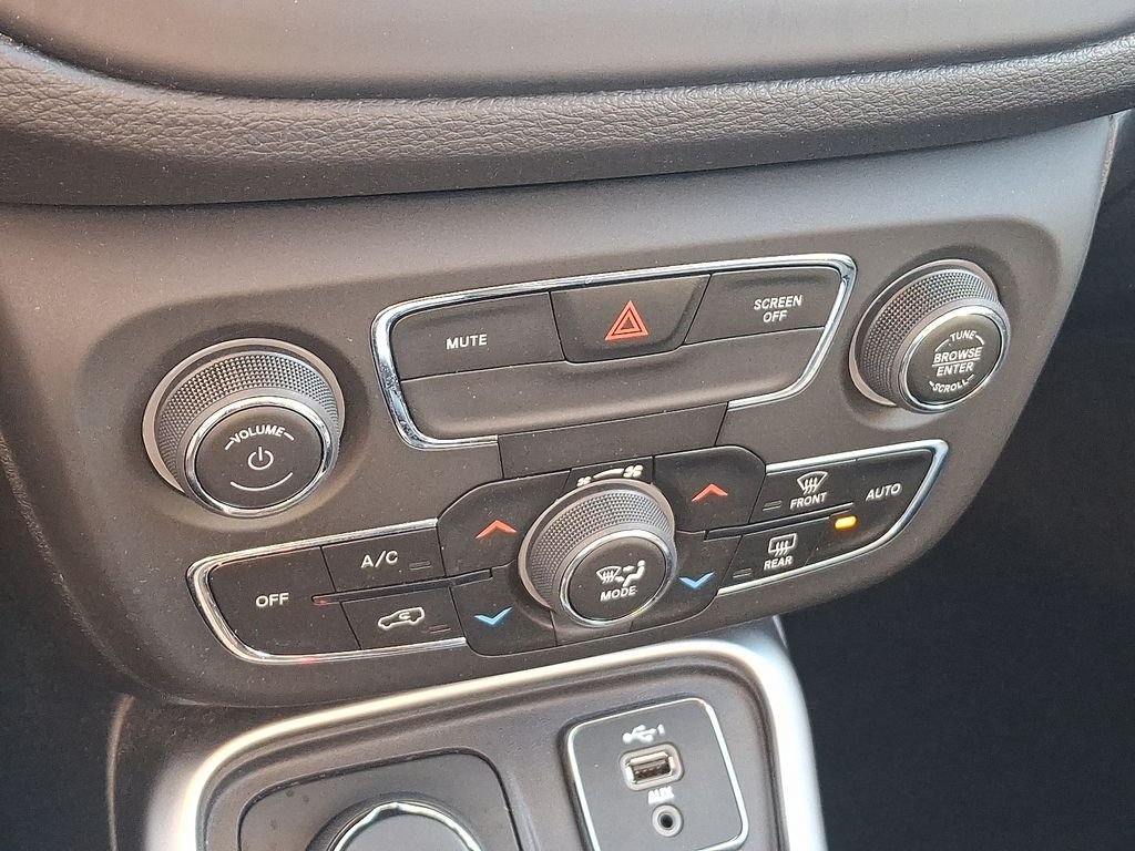 Used 2021 Gray Jeep Latitude image 16