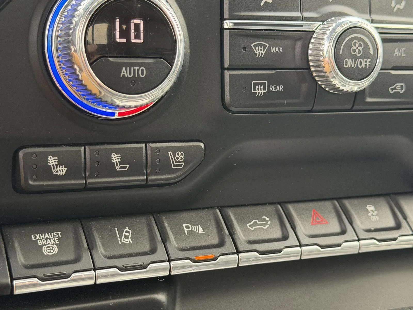 Used 2020 White Frost Tricoat GMC Denali image 9
