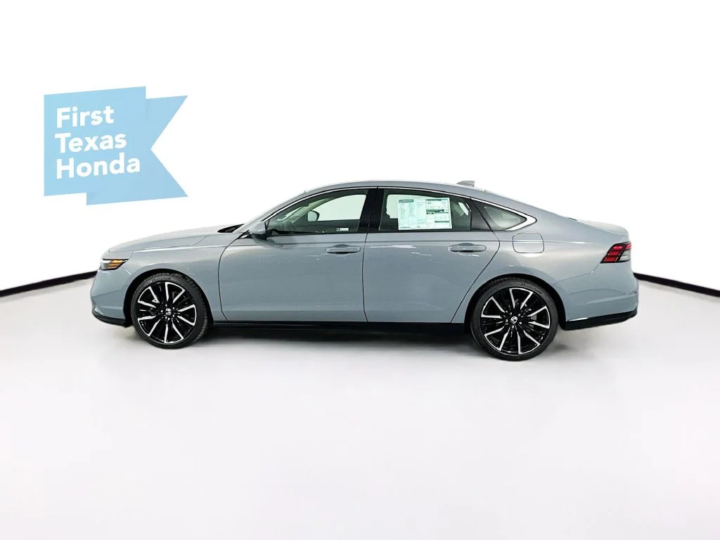 New 2026 Urban Gray Pearl Honda Touring image 4