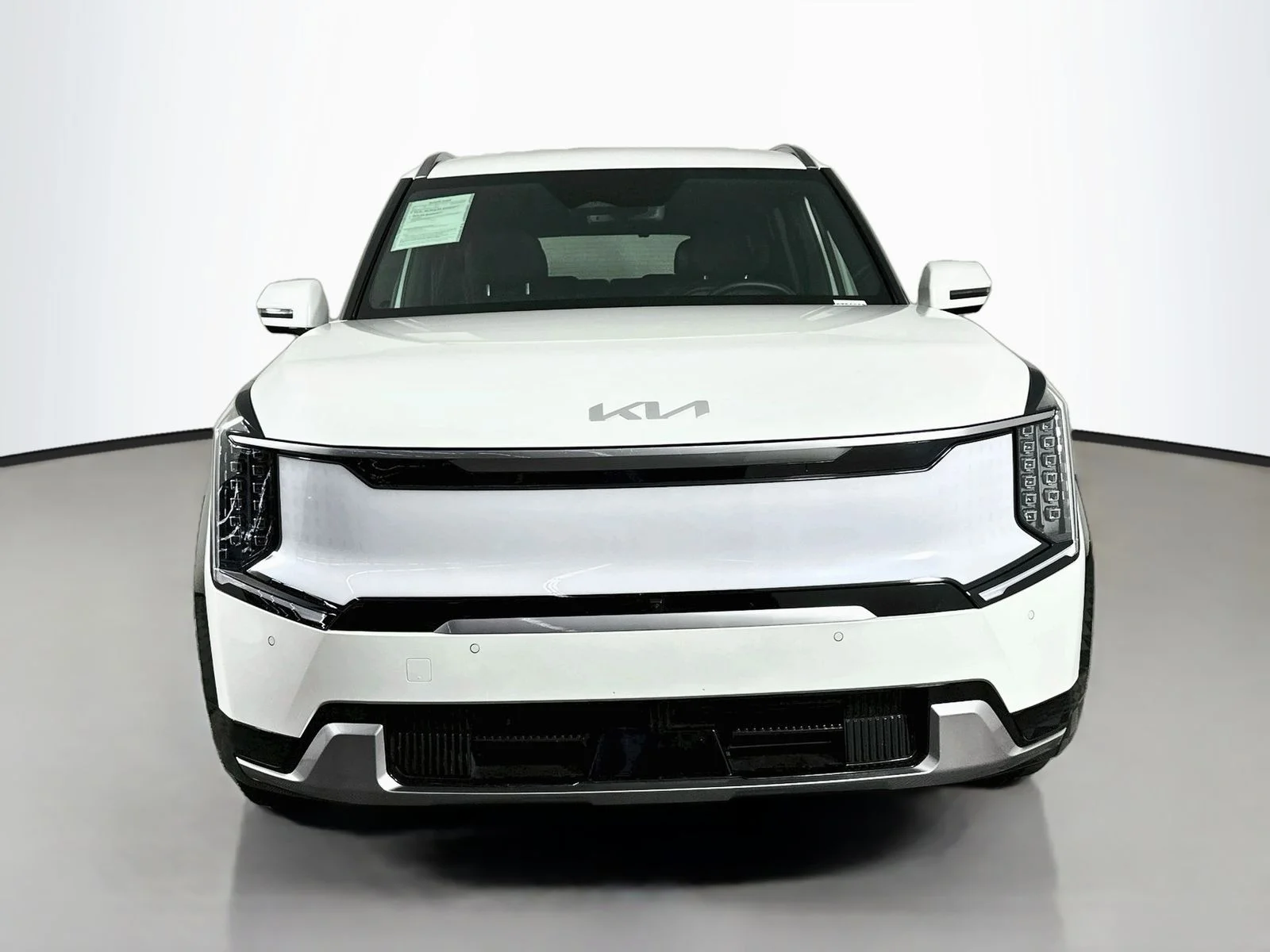Used 2024 Kia EV9 Land with VIN KNDADFS54R6037826 for sale in Portland, OR