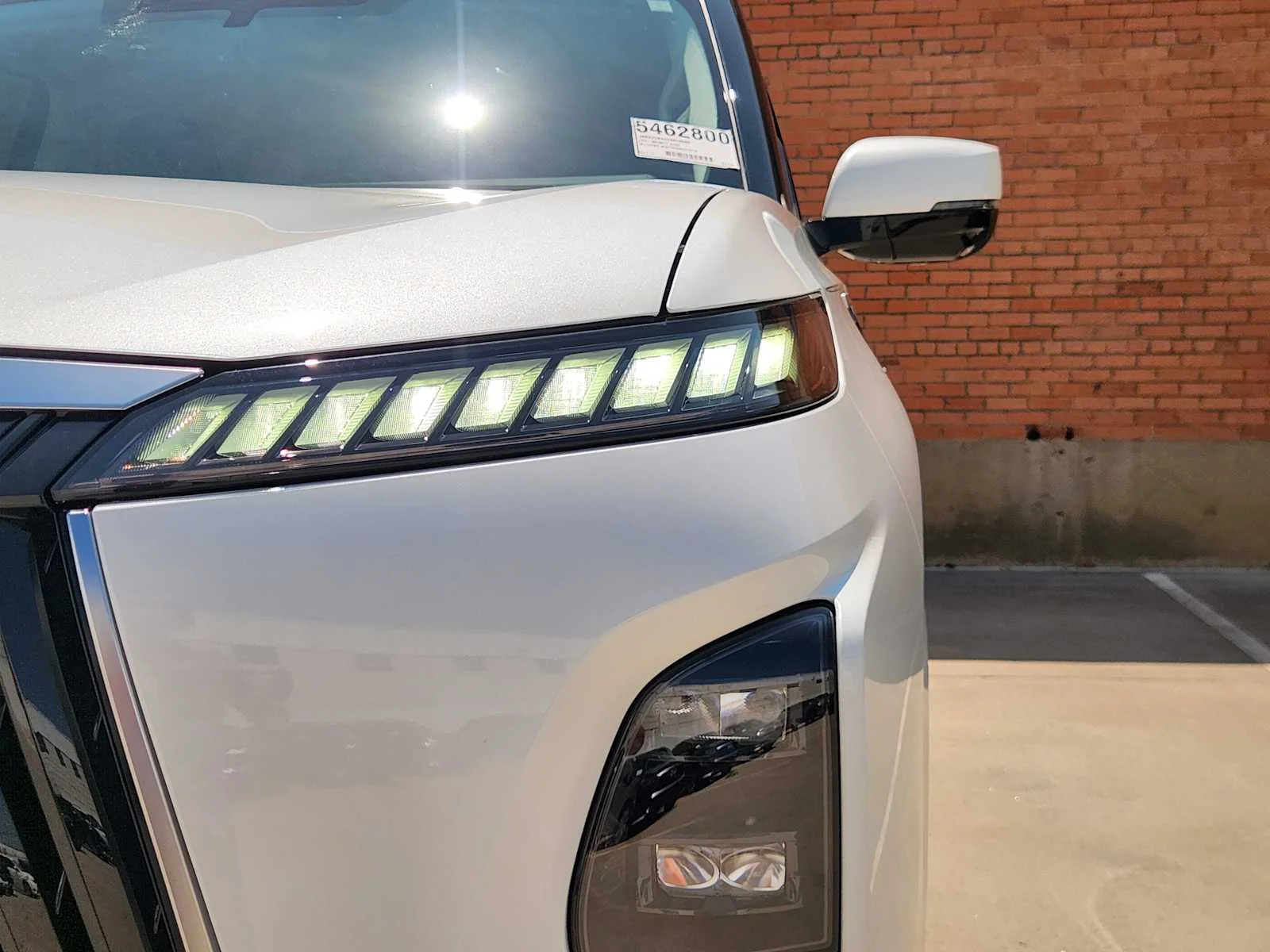 New 2027 RADIANT WHITE INFINITI Luxe 2WD image 5