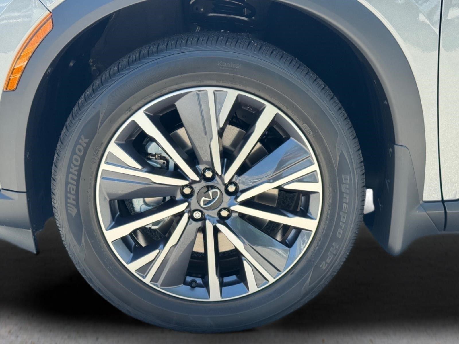 New 2027 Graphite Shadow INFINITI LUXE image 28