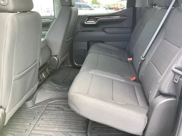 2025 GMC Sierra 1500 SLE - Photo 17