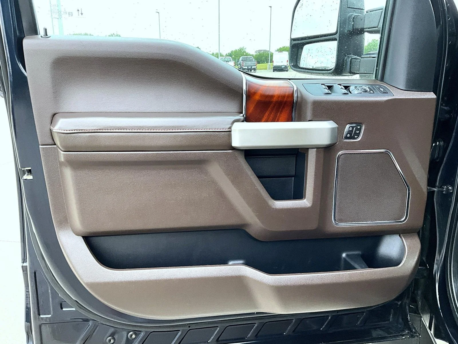 Used 2021 Blue Ford King Ranch image 9