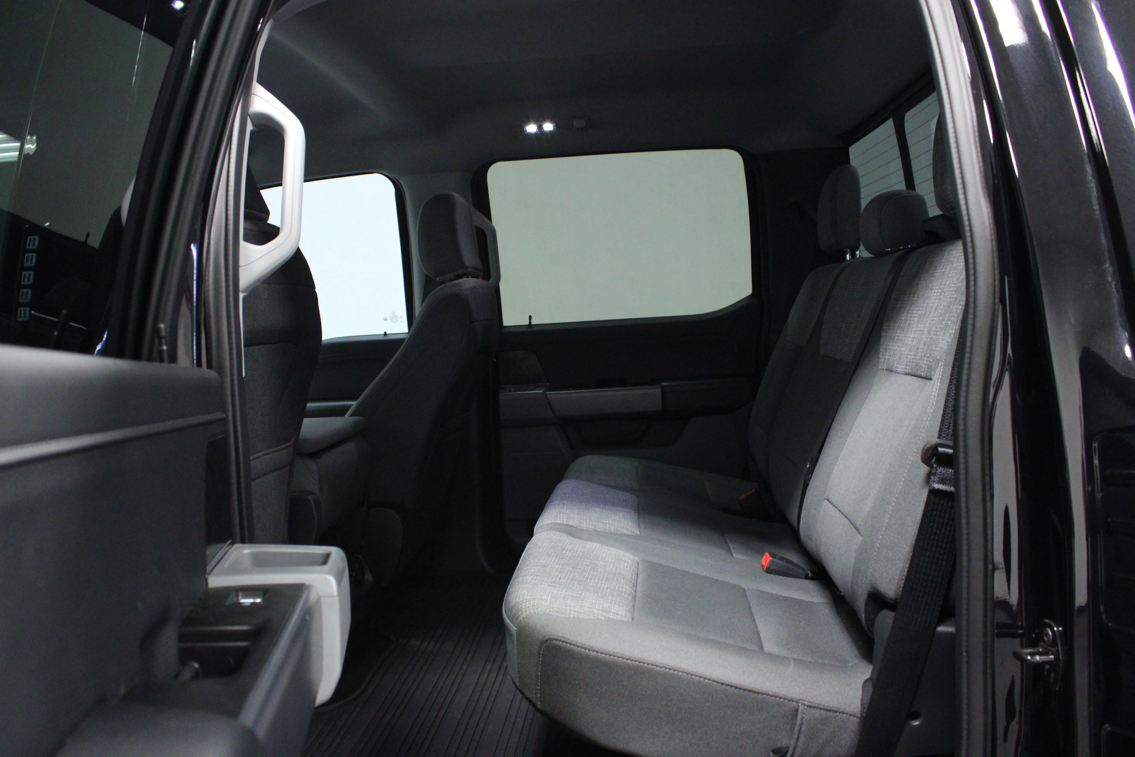 Used 2022 Agate Black Metallic Ford XLT image 13