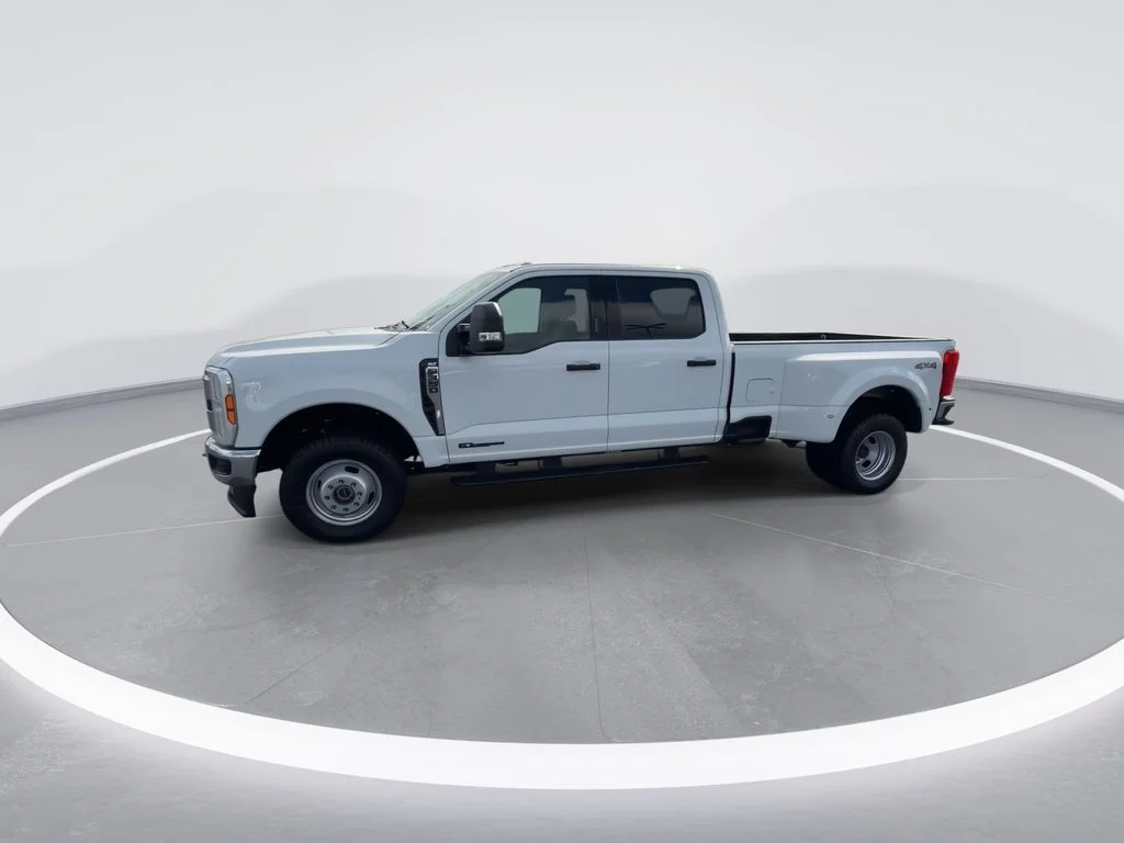 Used 2024 White Ford XLT image 5