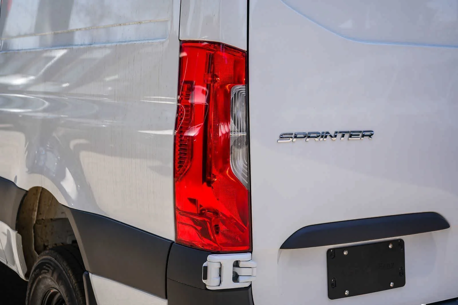 New 2025 Arctic+White Mercedes-Benz Cargo 144WB High Roof AWD 2.0L I4 Diesel Turbo HO image 10