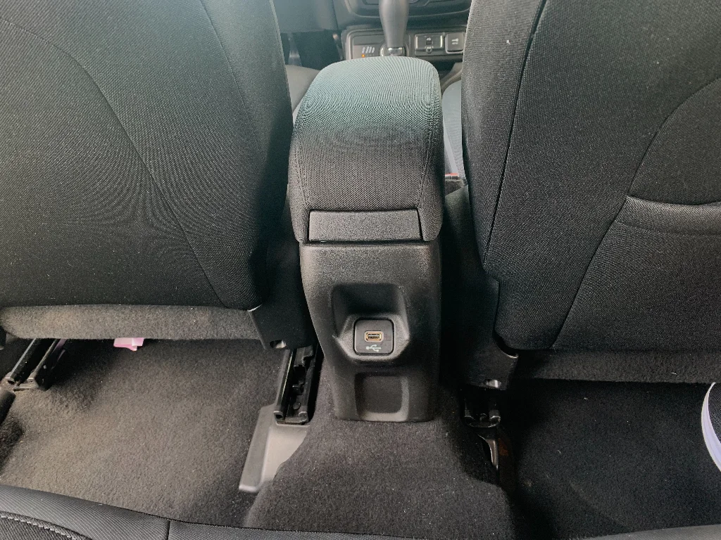 Used 2021 Black Clearcoat Jeep Latitude image 26