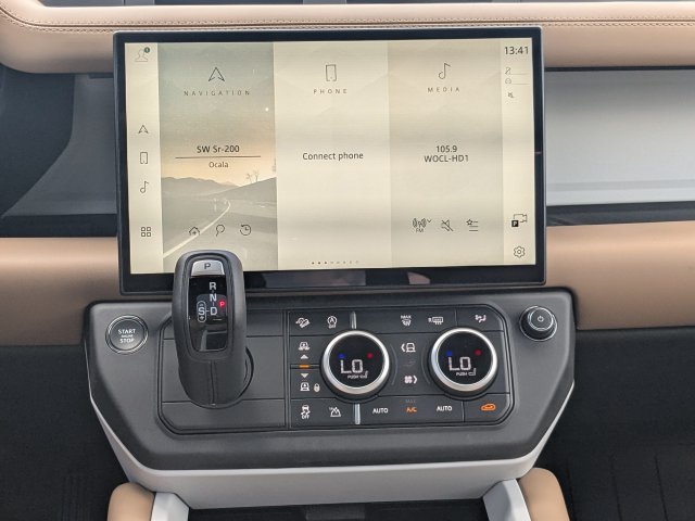New 2026 Fuji White Land Rover X-Dynamic SE image 20
