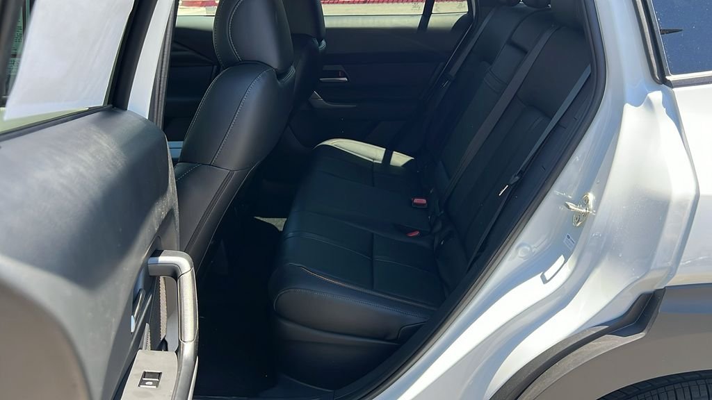 New 2026 Wind Chill Pearl Mazda Premium image 10