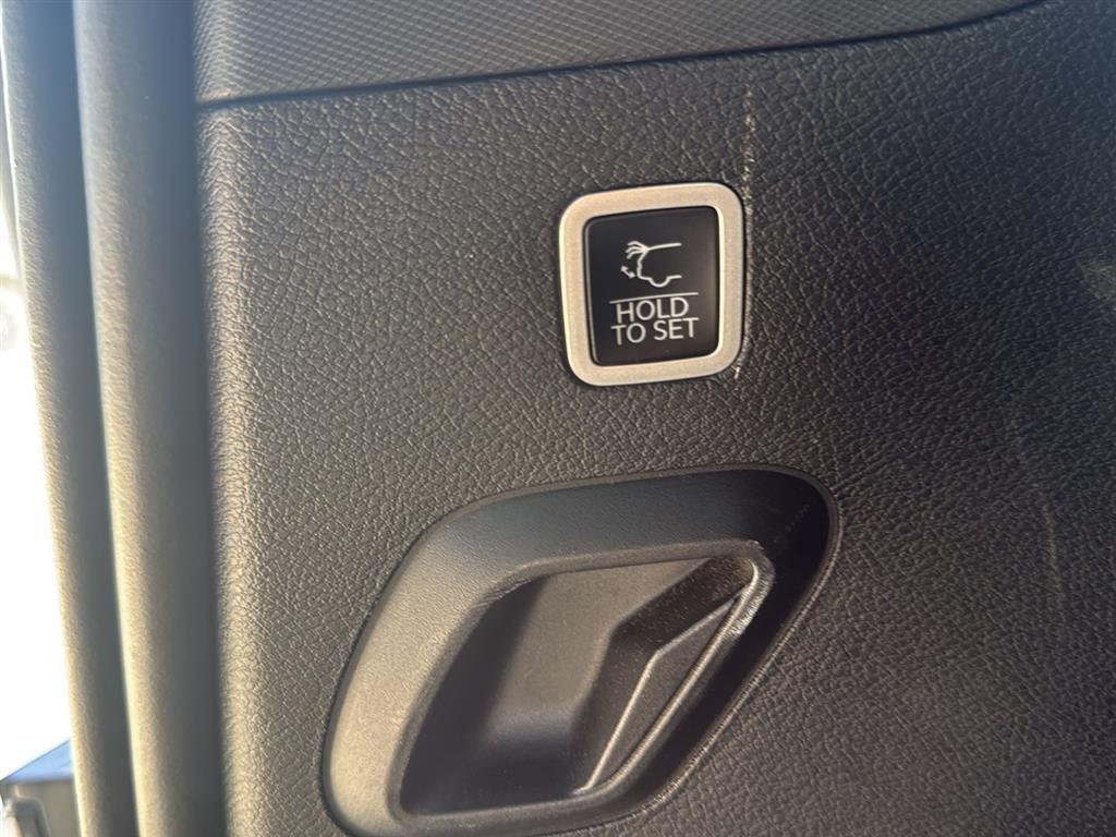 Used 2024 Velvet Red Pearlcoat Jeep Series II image 28