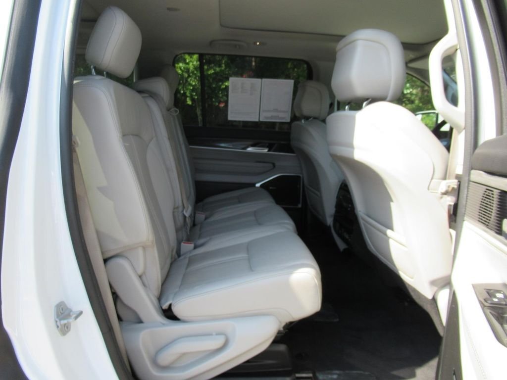 Used 2022 White Jeep Series II image 33