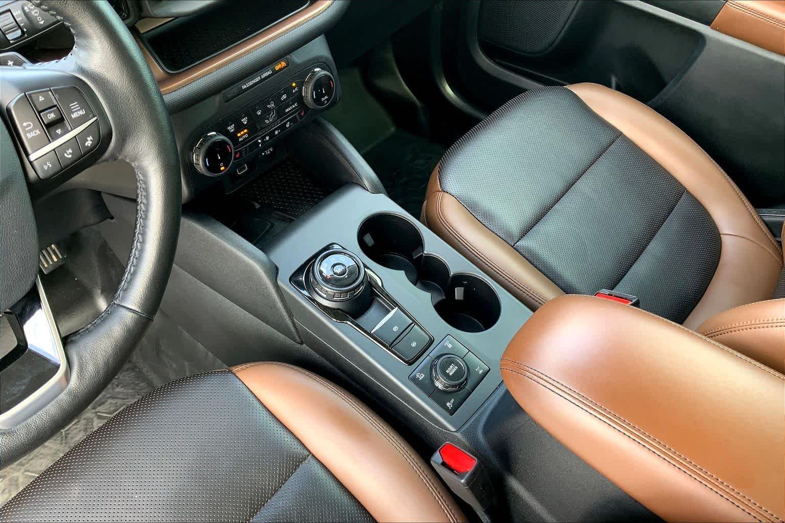 Used 2023 Cactus Gray Ford Badlands image 15