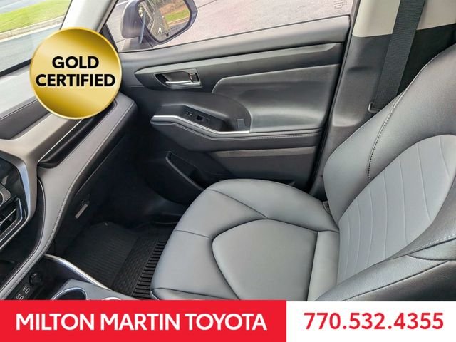 Certified Used 2025  Toyota XLE image 18