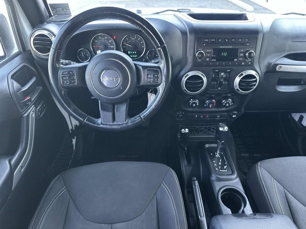 Used 2018 White Jeep Unlimited Sahara image 18