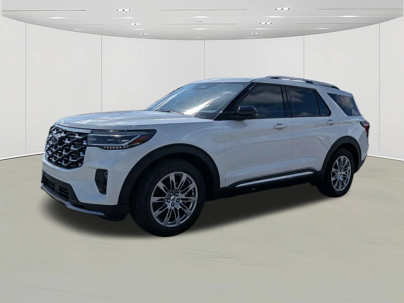 New 2026 Star White Metallic Tri-Coat Ford Platinum image 7