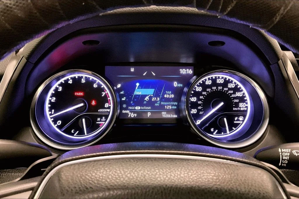 Used 2020 Silver Toyota SE image 13