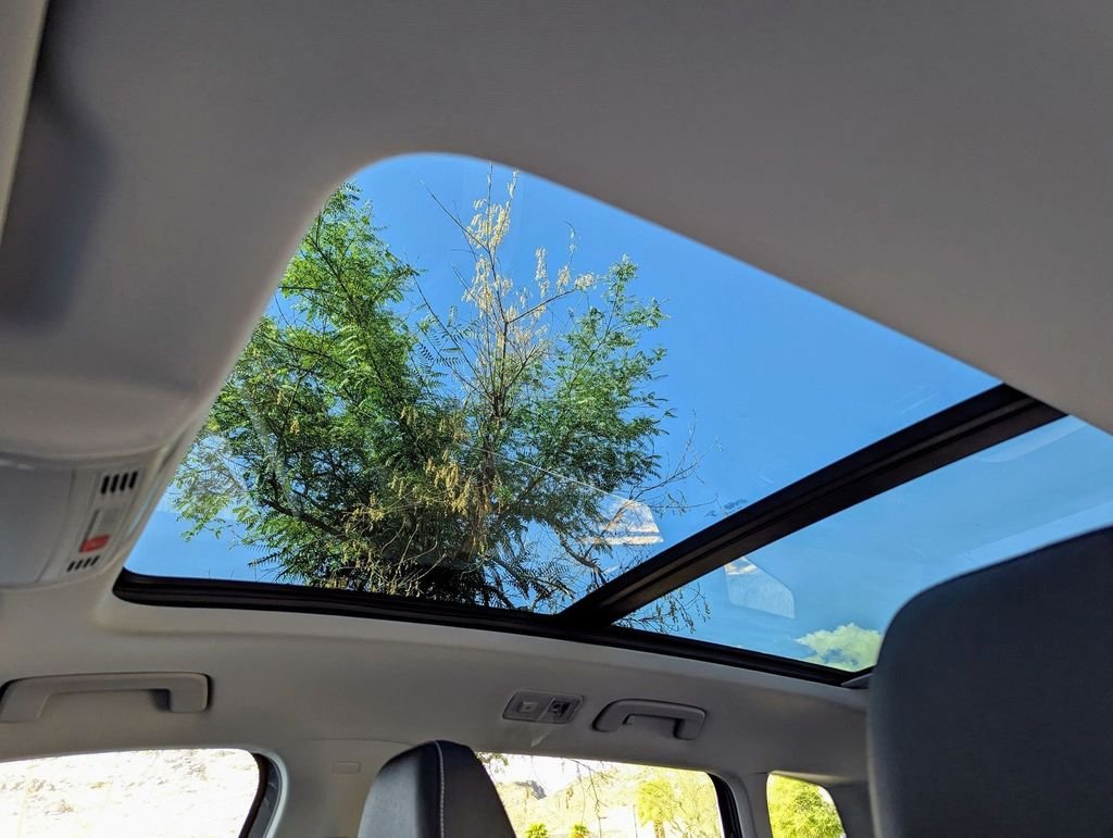 2025 Volkswagen Taos SE - Photo 14