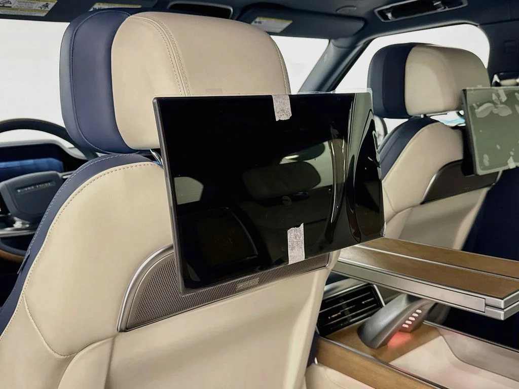 New 2026 Constellation Blue Ultra Metallic Gloss Land Rover SV image 26