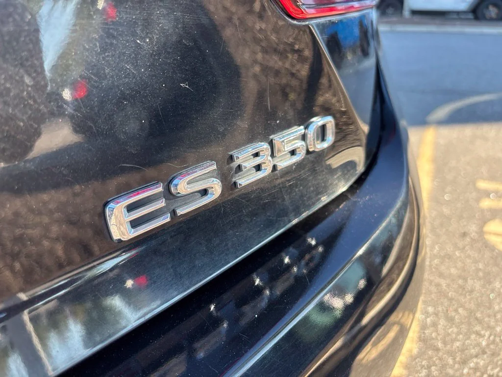 Used 2015 Black Lexus 350 image 16