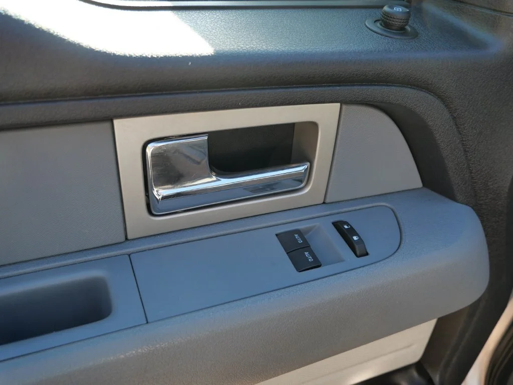 Used 2011 Silver Ford XLT image 16