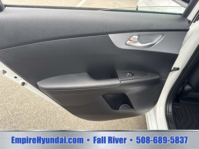 2024 Kia Forte LXS - Photo 15