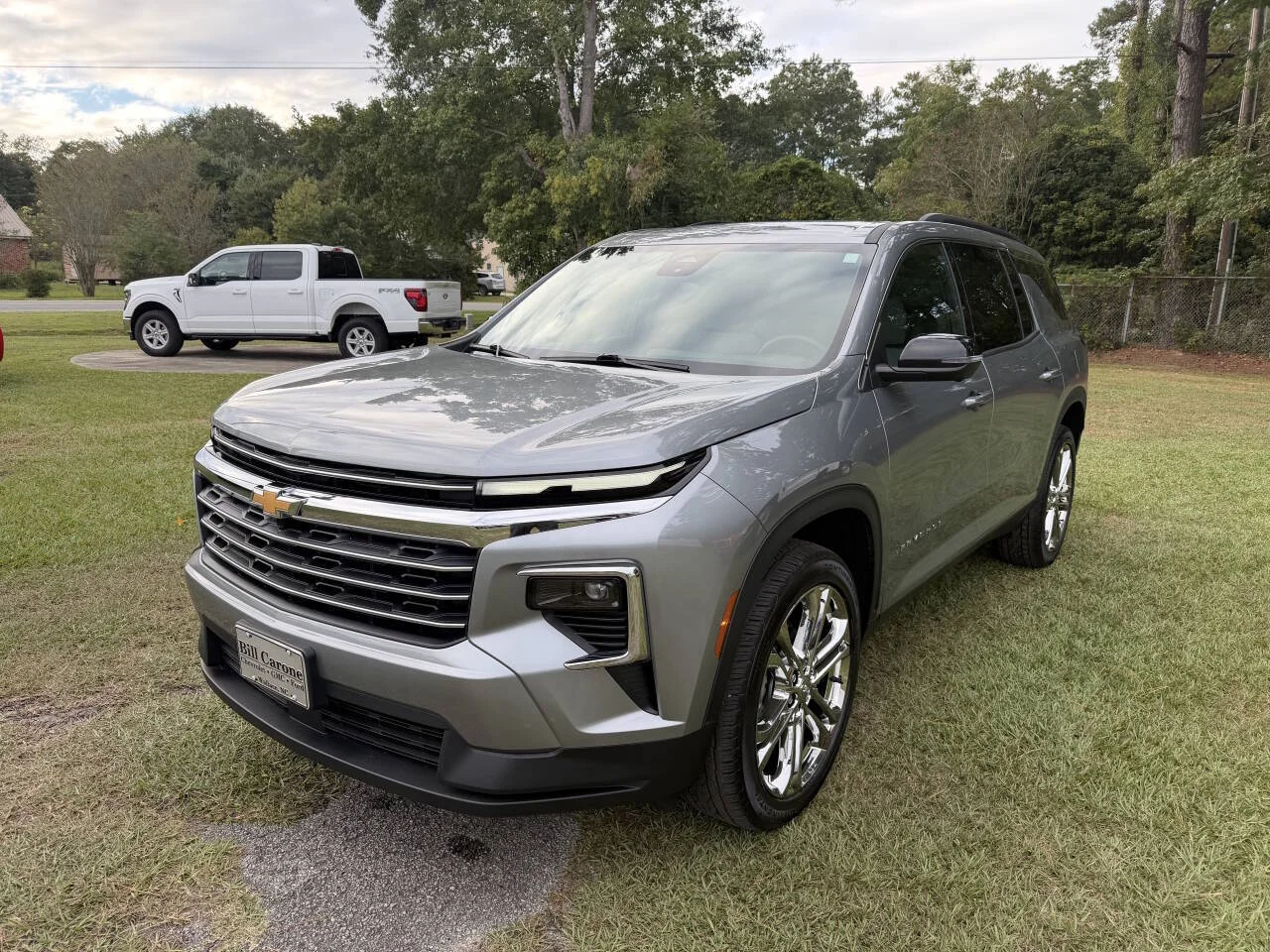 Used 2026 Gray Chevrolet LT 4dr SUV image 1