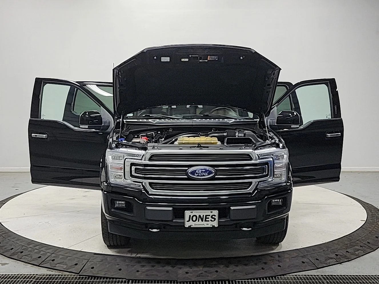 Used 2020 Black Ford Limited image 10