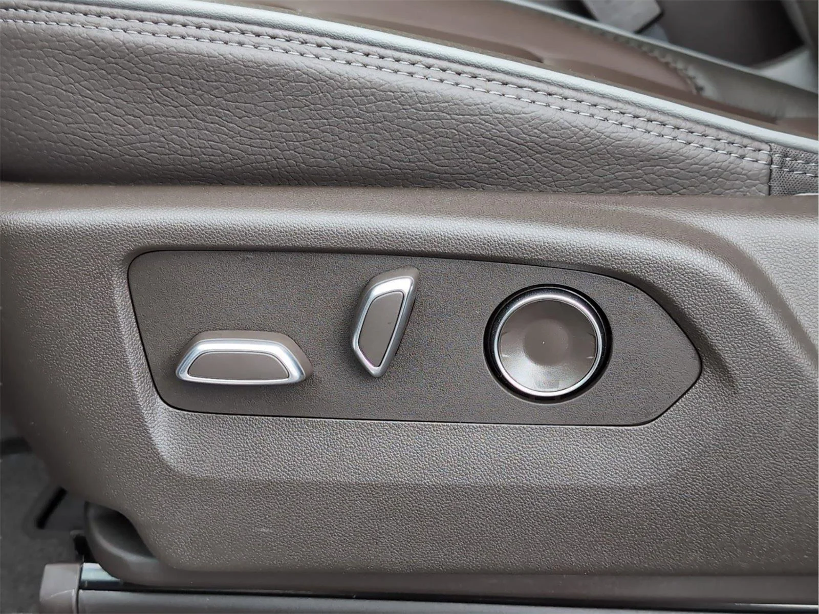 New 2026 Glacier White Tricoat GMC Denali image 29