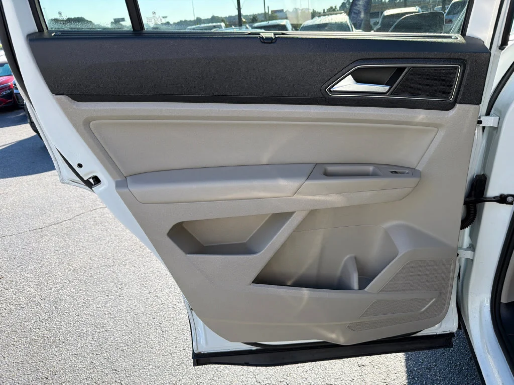Used 2019 White Volkswagen SEL image 22
