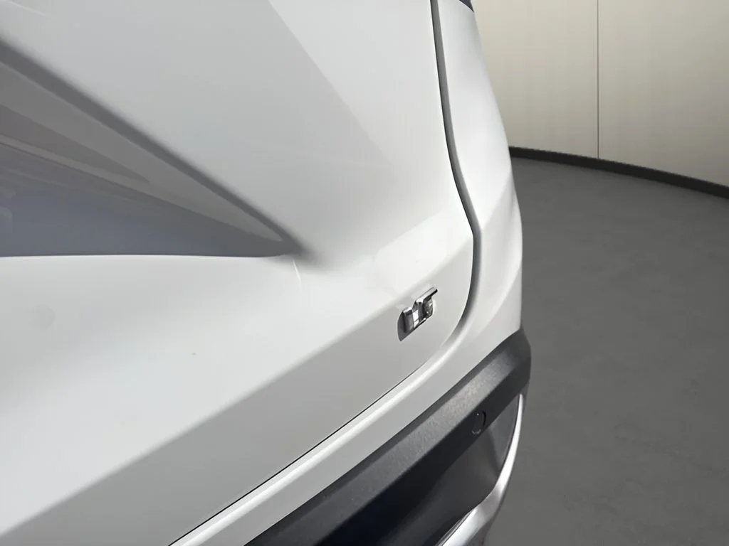 New 2026 Summit White Chevrolet LT image 29