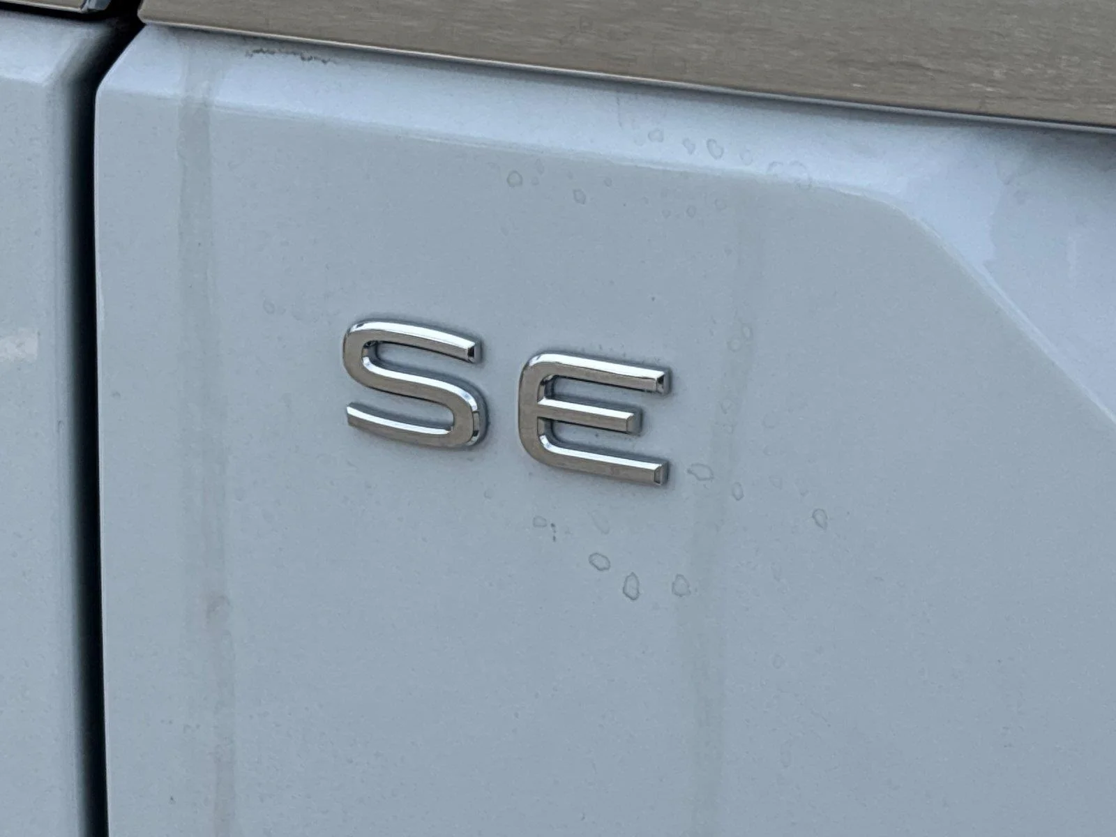 New 2025 Pure White Volkswagen 2.0T SE w/Technology image 11