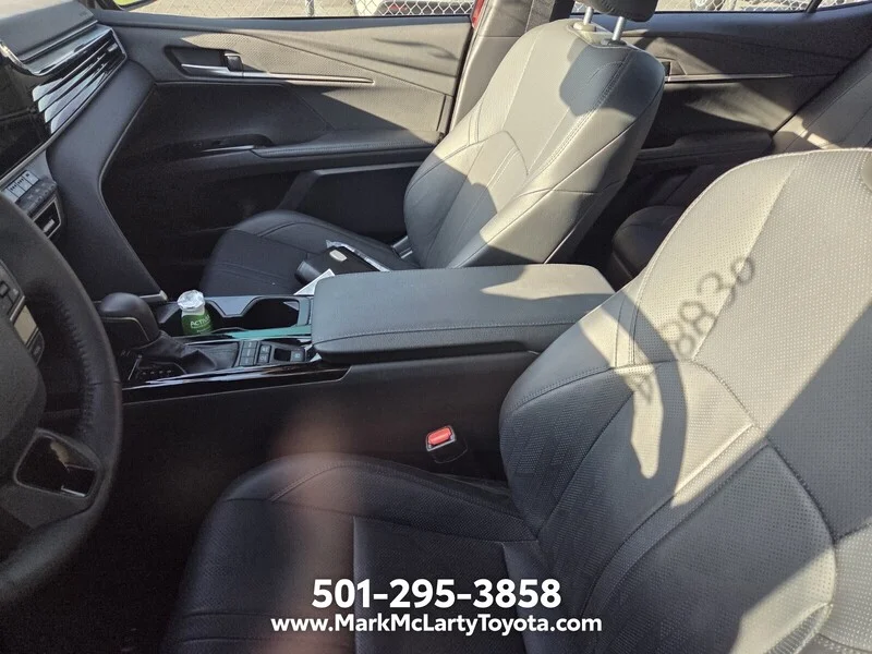 Used 2025 RED/BLACK TOP TOYOTA XSE image 6