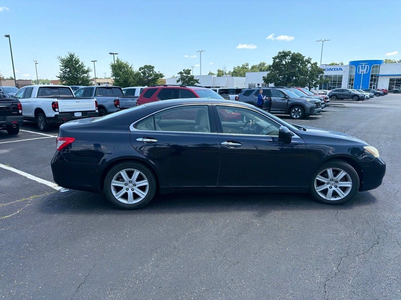 Used 2007 Black Sapphire Lexus 350 image 9